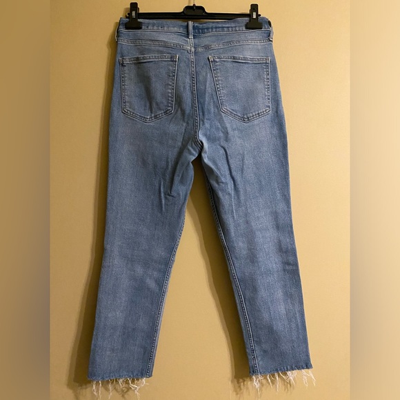 GAP light wash cigarette jeans size - Picture 2 of 4